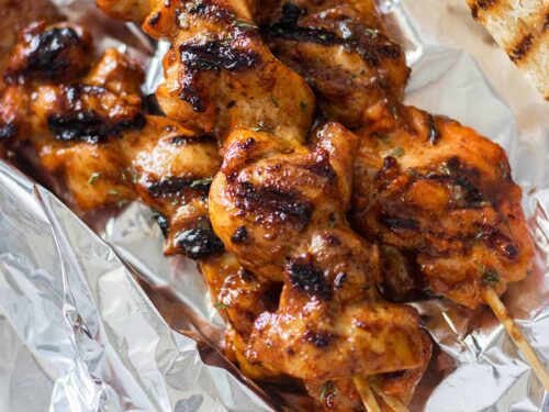 Brochetas de Pollo Fresco con Salsa BBQ 4ud